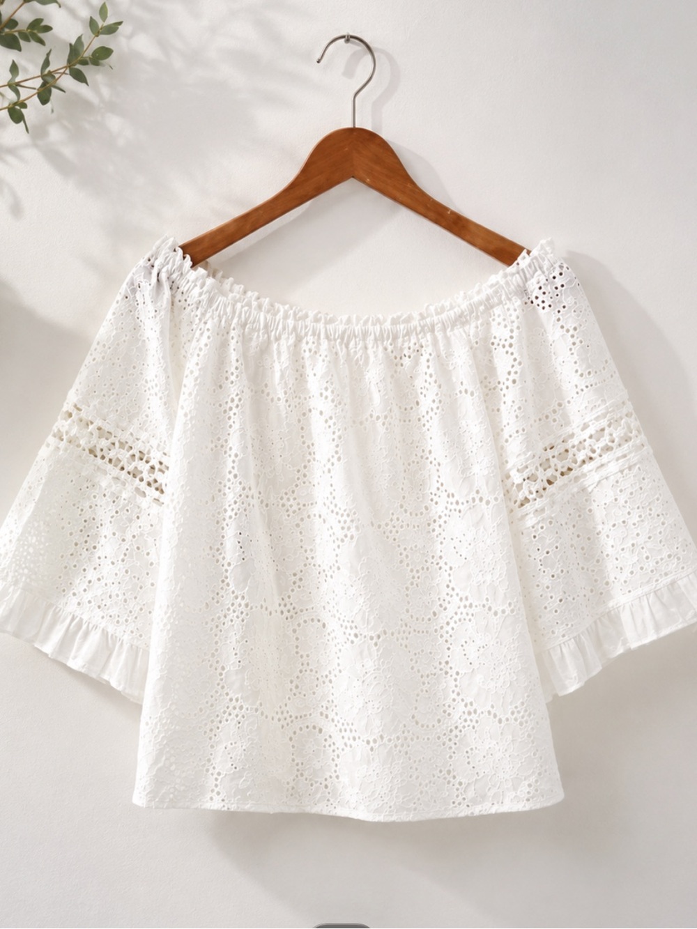 Lilly Pulitzer Small White Eyelet Off Shoulder Peasant Blouse Embroidered Boho